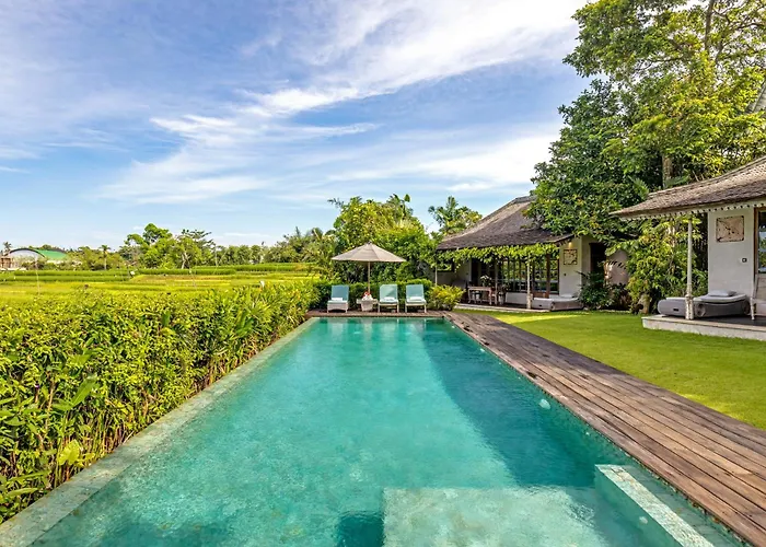 Artis Hotel 4*
