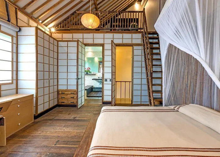 Artis Hotel 4*